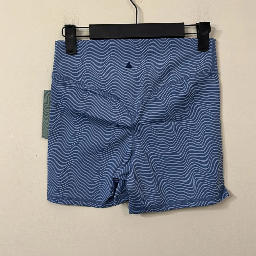 Balance Athletica The Storm Short Oasis Size Medium NWT - Picture 3 of 5